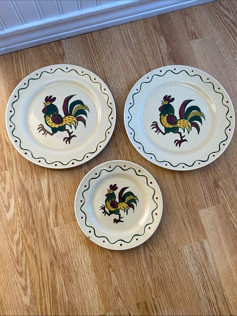 Metlox Poppytrail California Provincial Rooster Plates